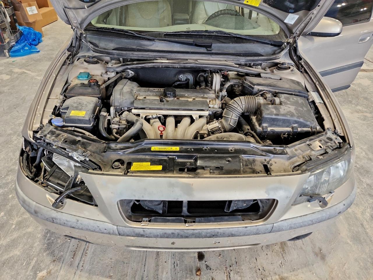 2002 VOLVO S60