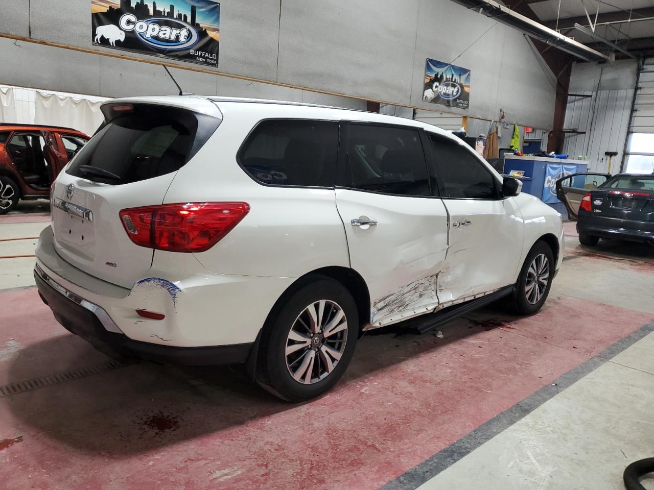 2017 NISSAN PATHFINDER