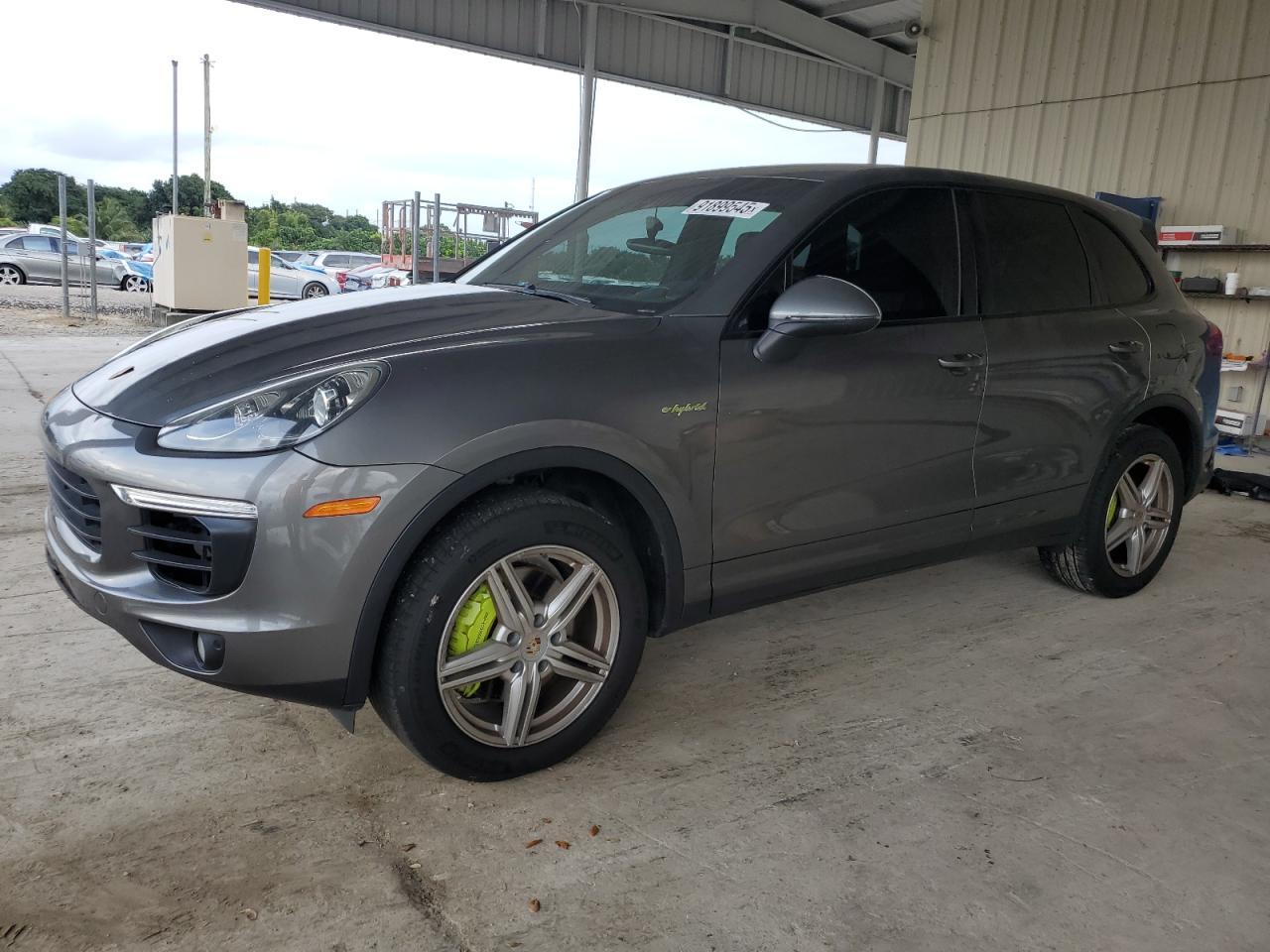 2016 PORSCHE CAYENNE