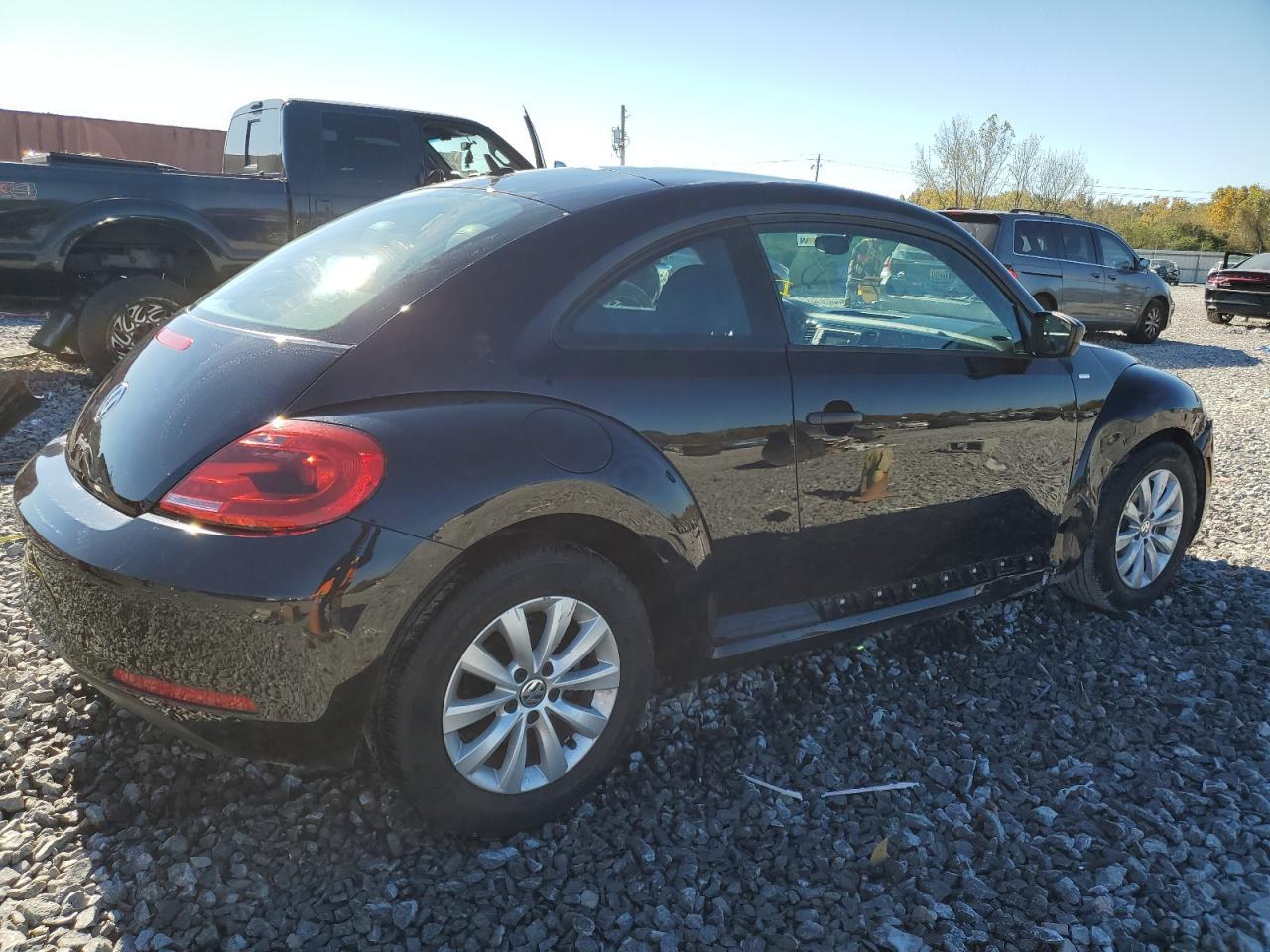 2016 VOLKSWAGEN Beetle