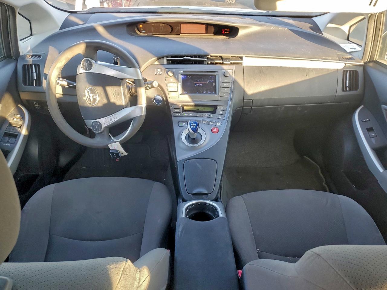 2013 TOYOTA Prius Plug-In