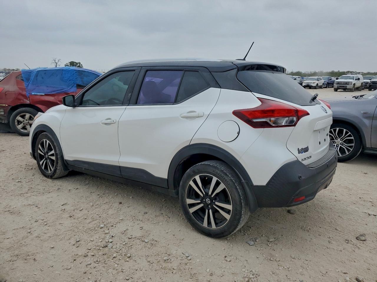 2020 NISSAN KICKS