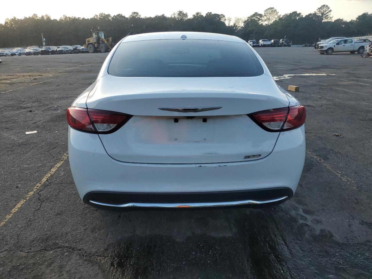 2015 CHRYSLER 200