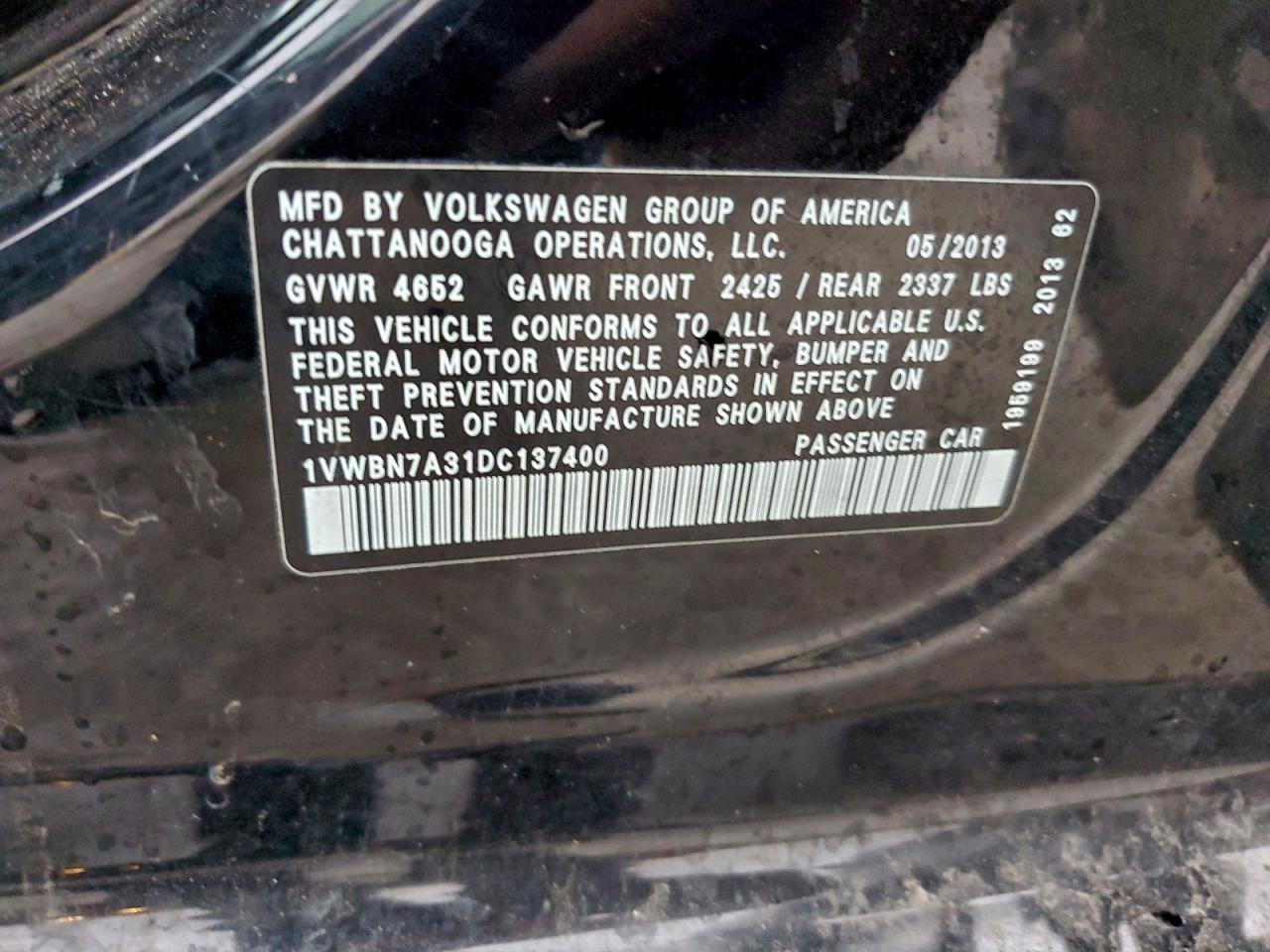 2013 VOLKSWAGEN Passat