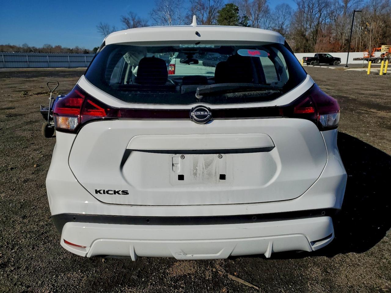 2024 NISSAN KICKS