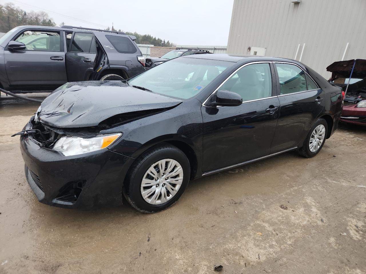 2014 TOYOTA CAMRY