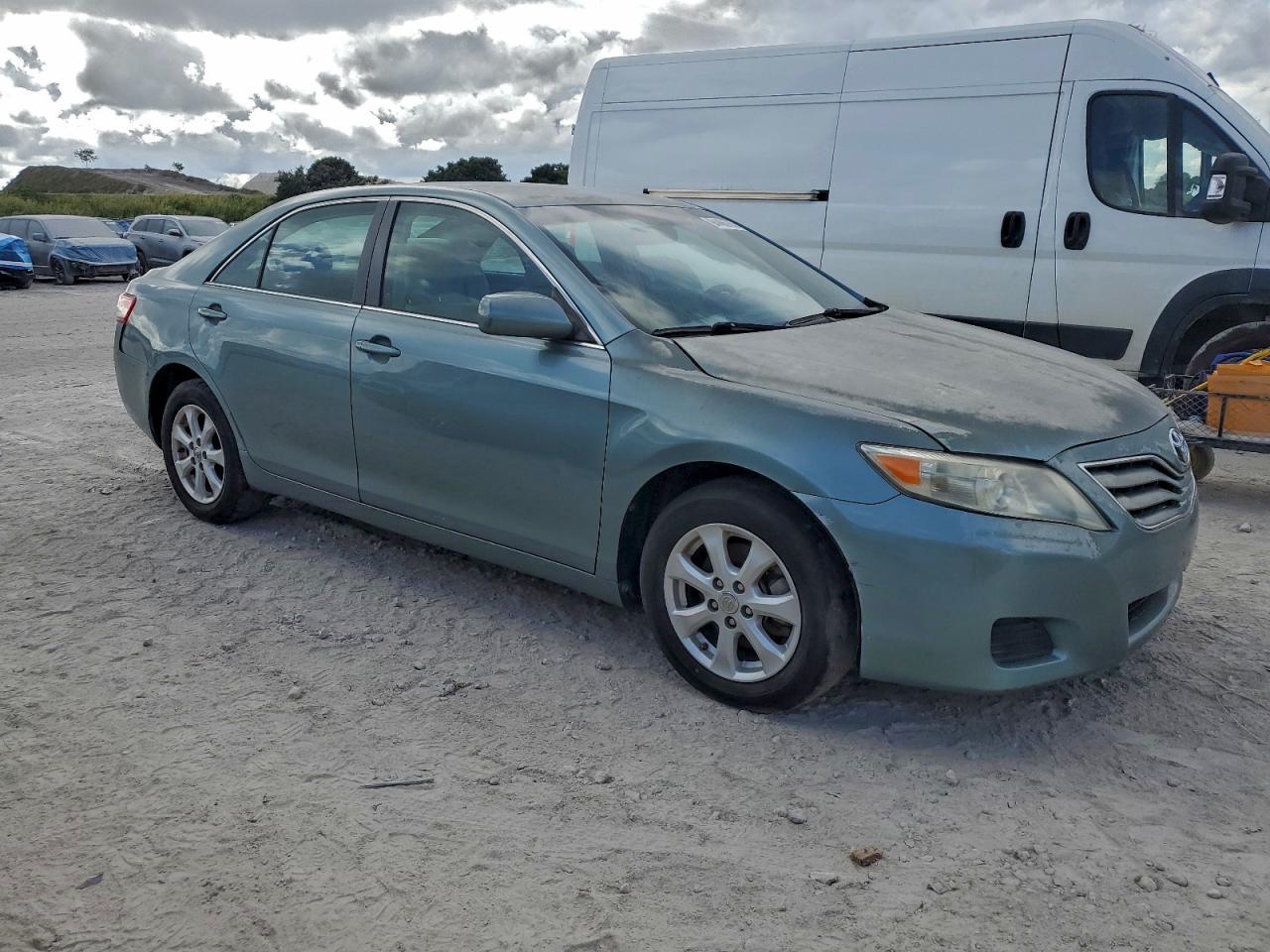 2011 TOYOTA CAMRY