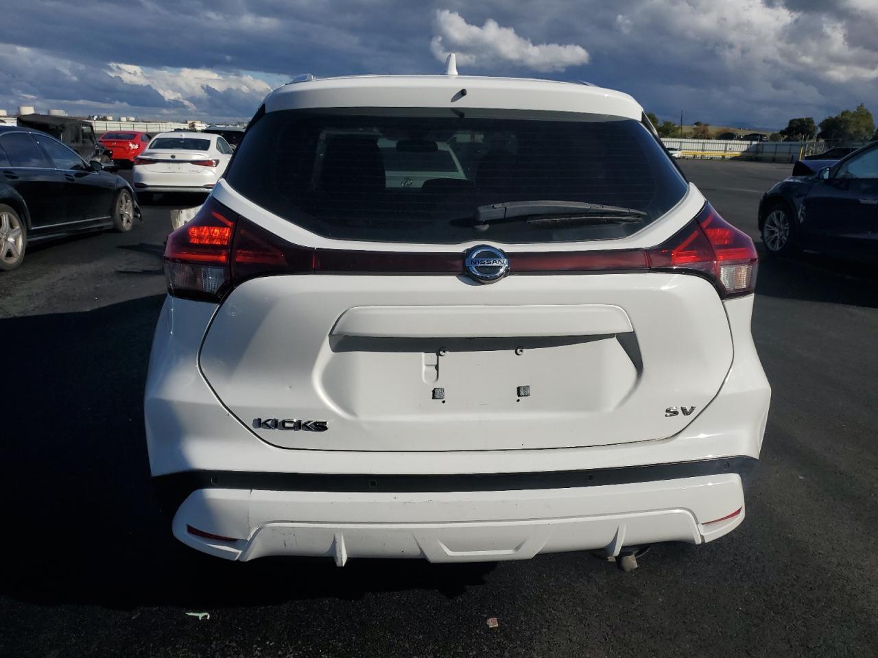 2021 NISSAN KICKS