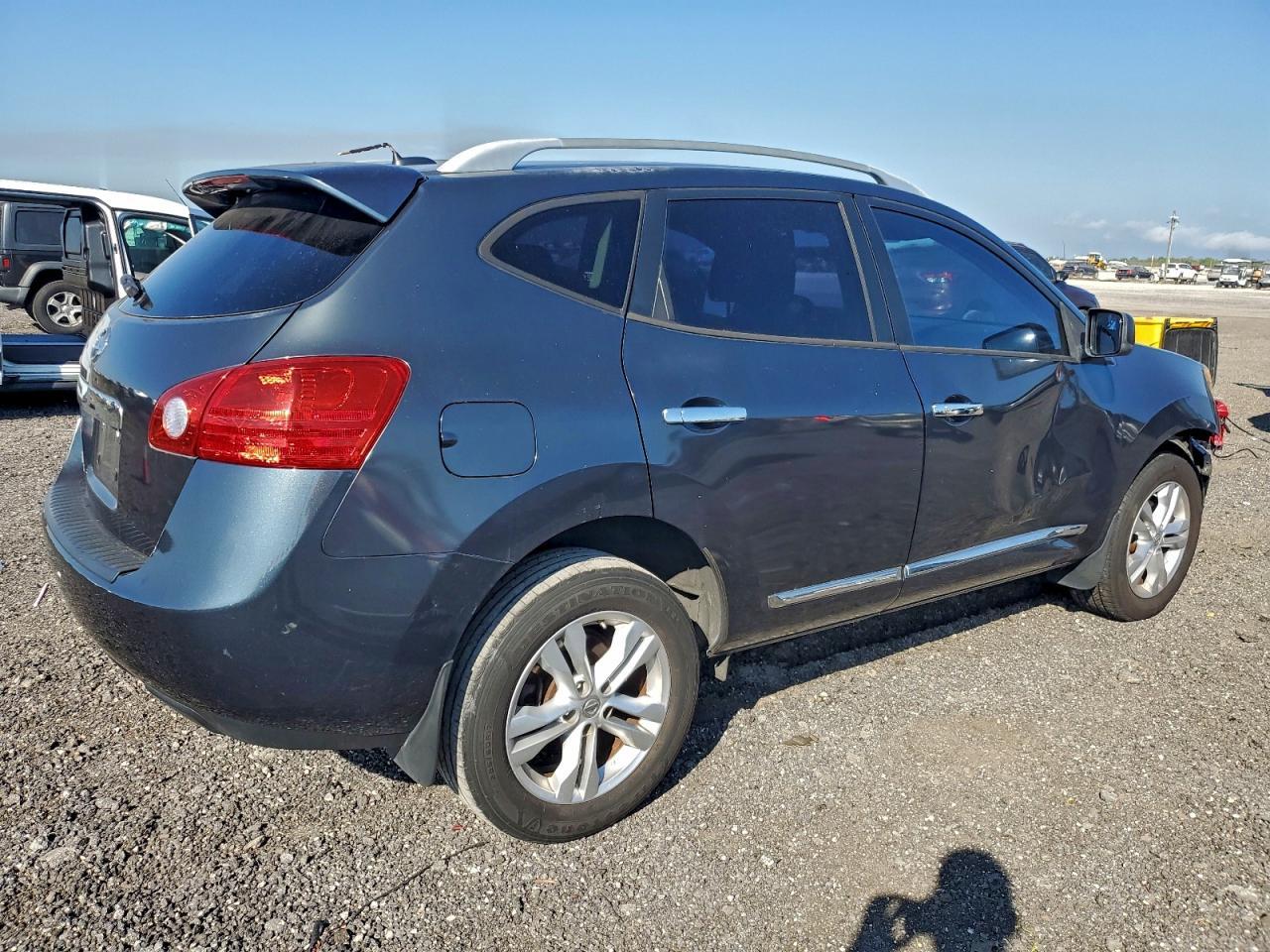 2015 NISSAN ROGUE