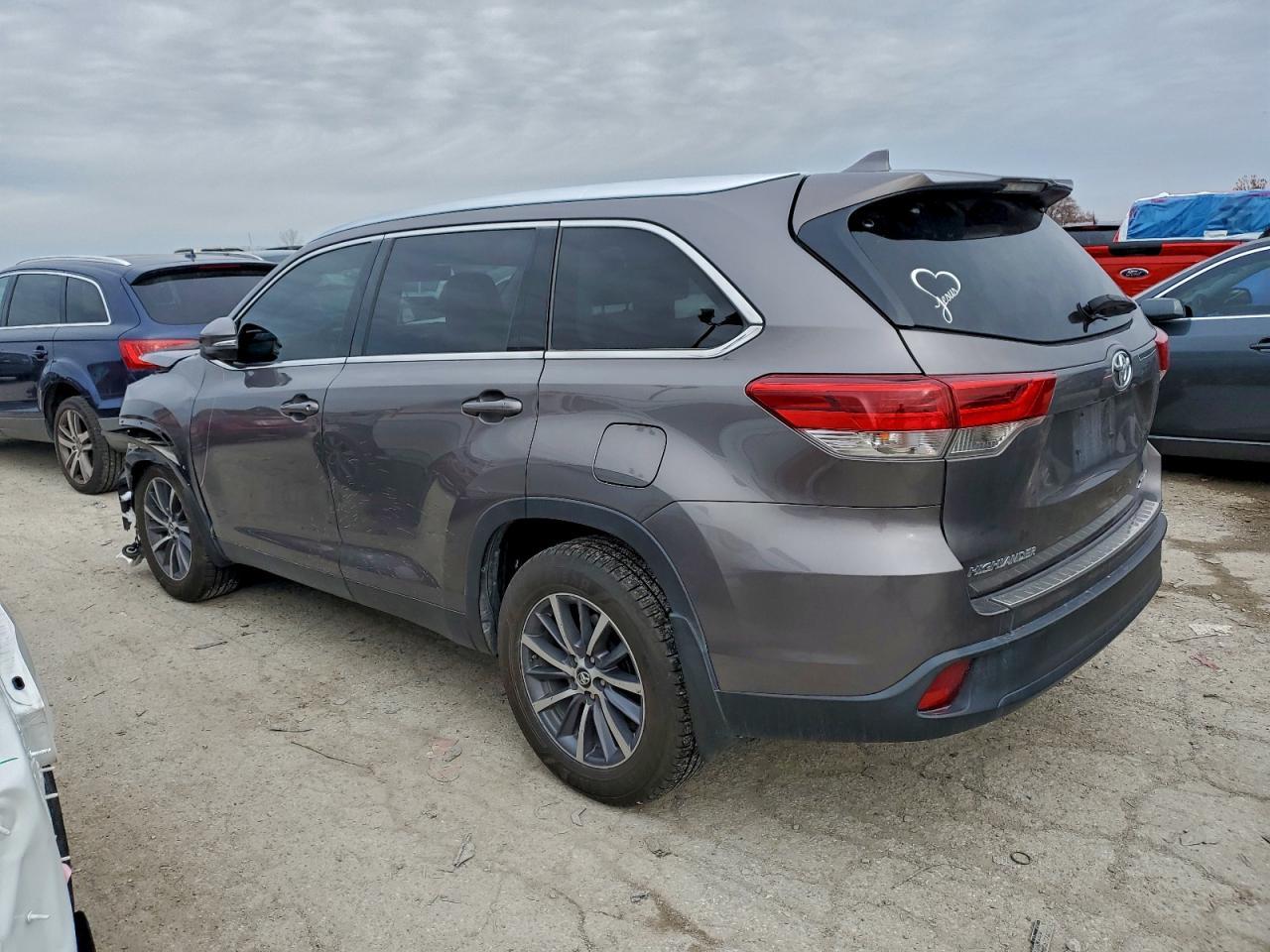 2019 TOYOTA HIGHLANDER