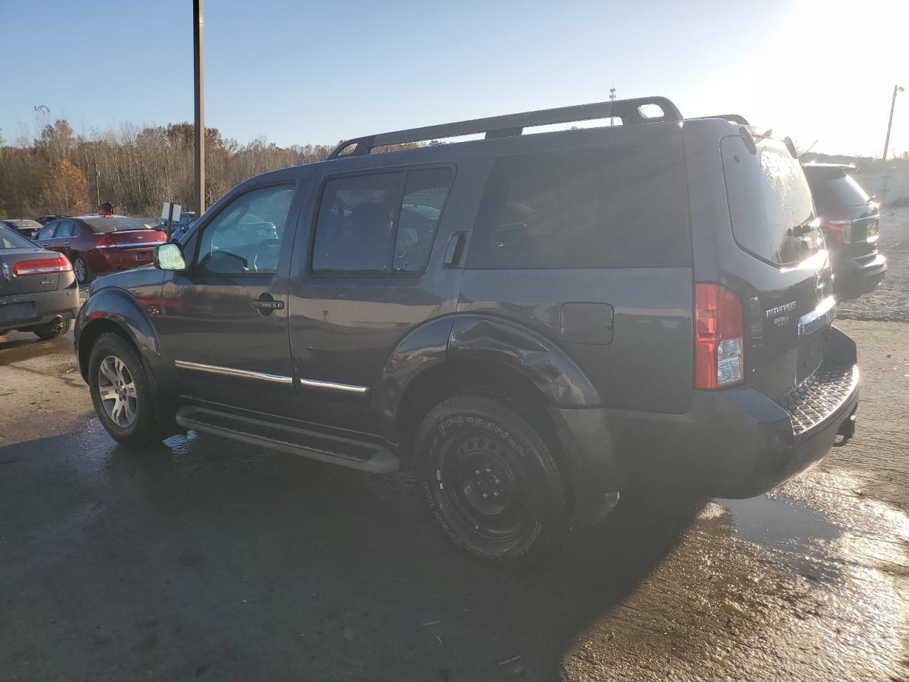 2011 NISSAN PATHFINDER
