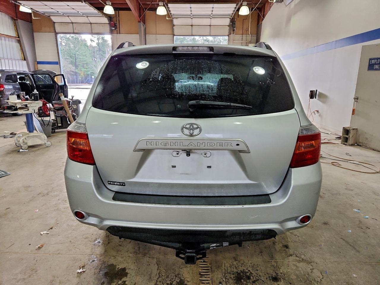 2010 TOYOTA HIGHLANDER