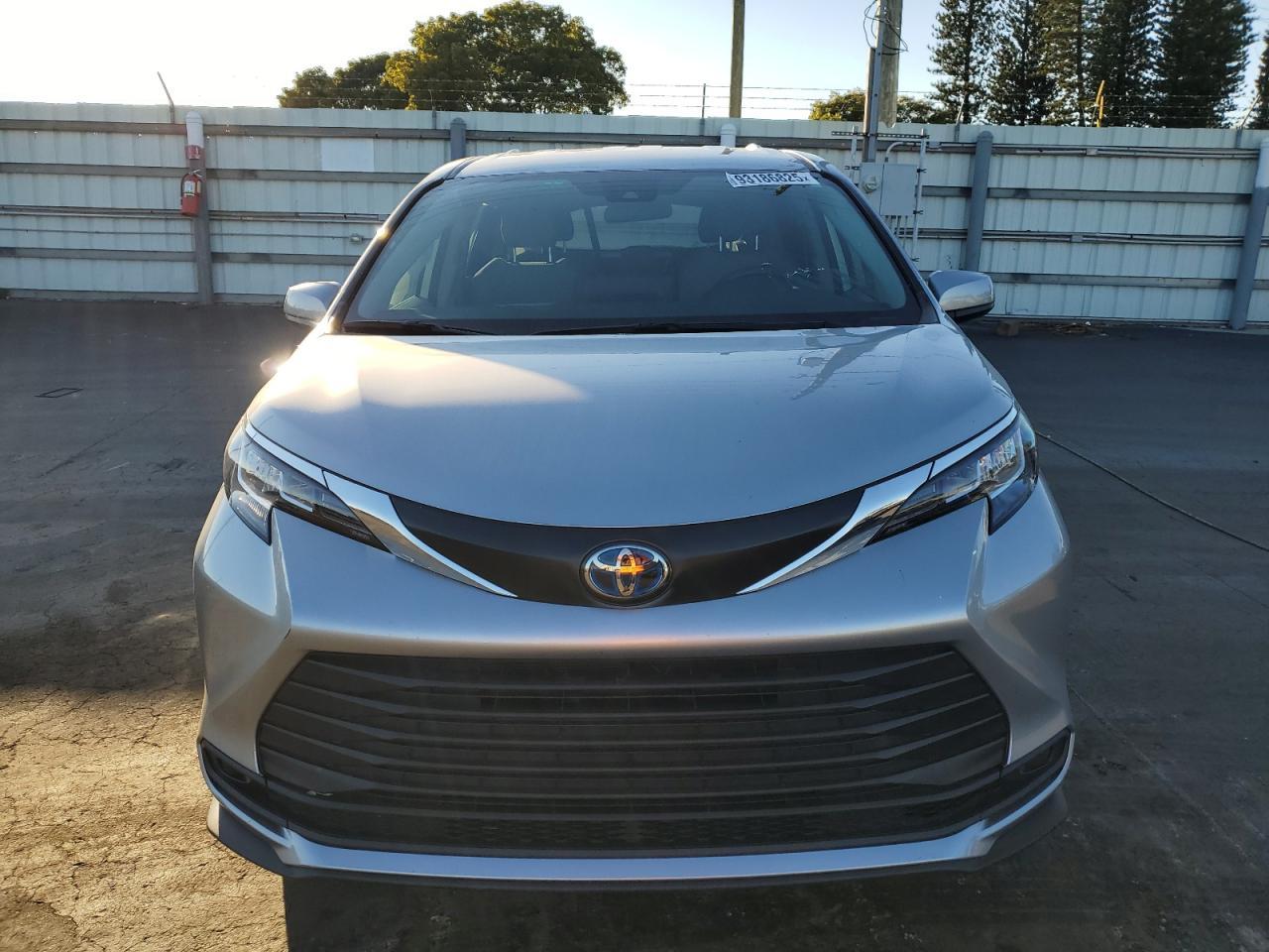 2023 TOYOTA SIENNA