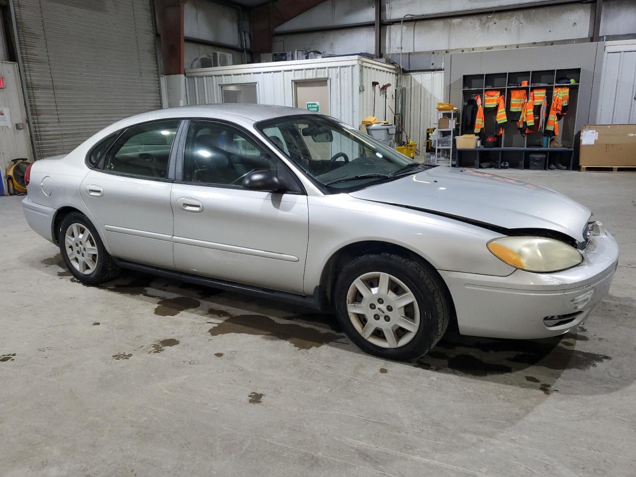 2006 FORD Taurus