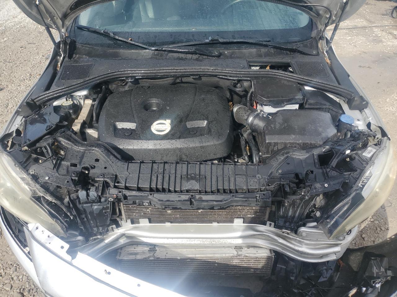2015 VOLVO S60