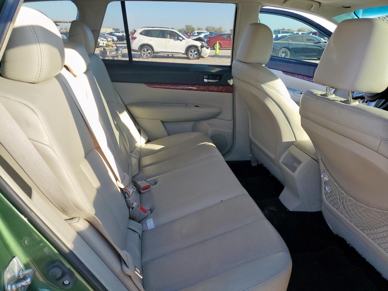 2010 SUBARU Outback