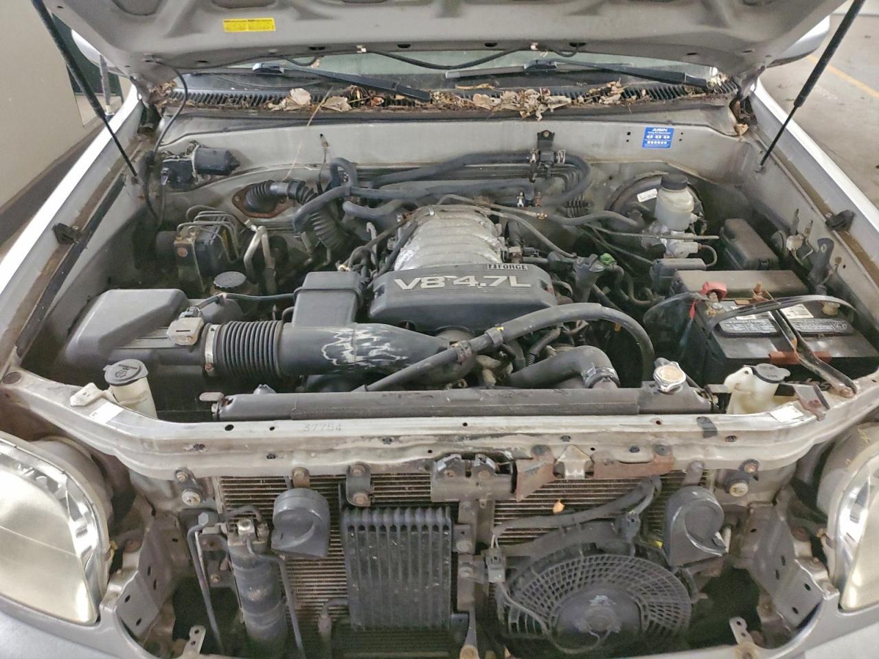 2004 TOYOTA Sequoia