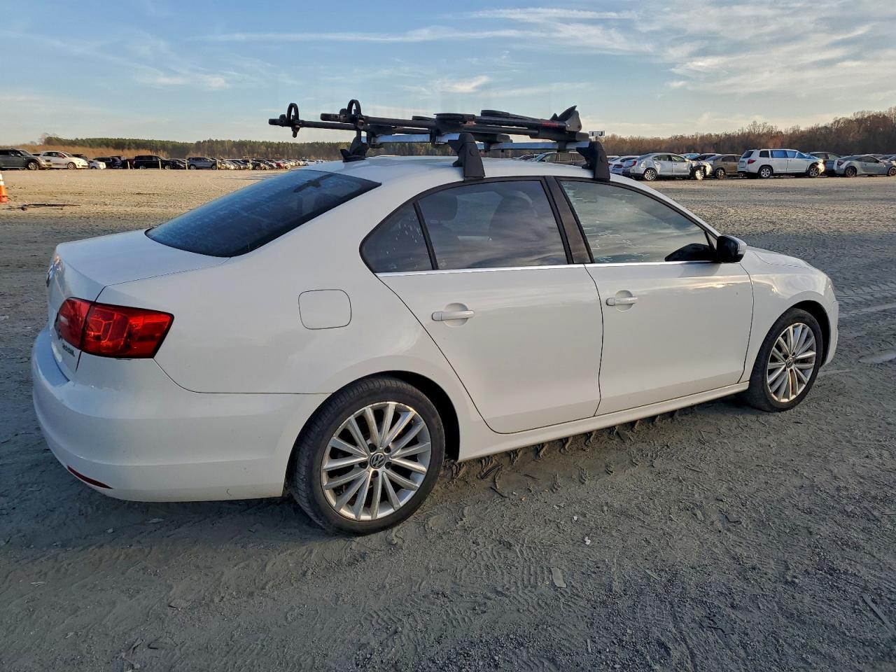 2011 VOLKSWAGEN JETTA