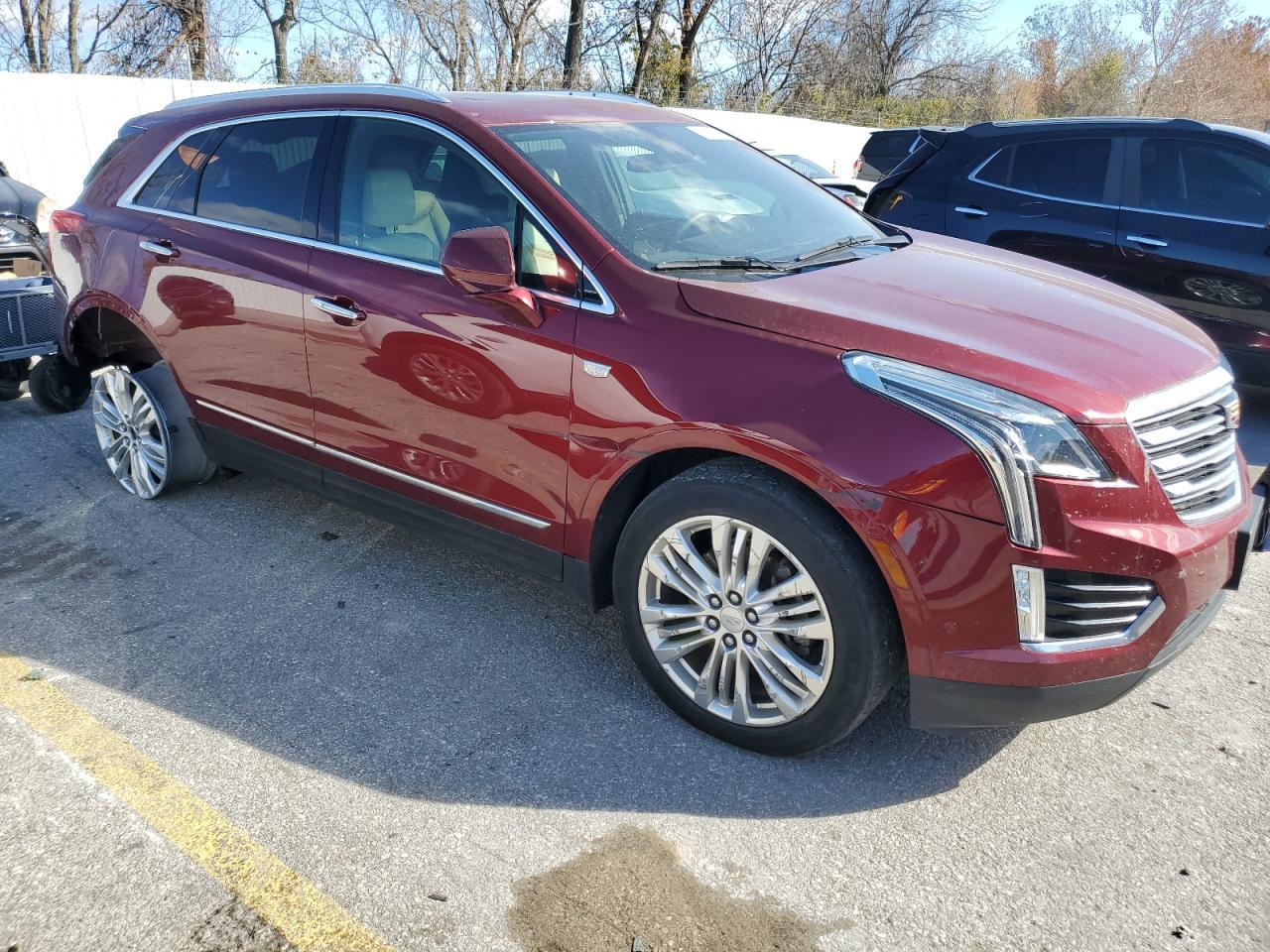 2017 CADILLAC XT5