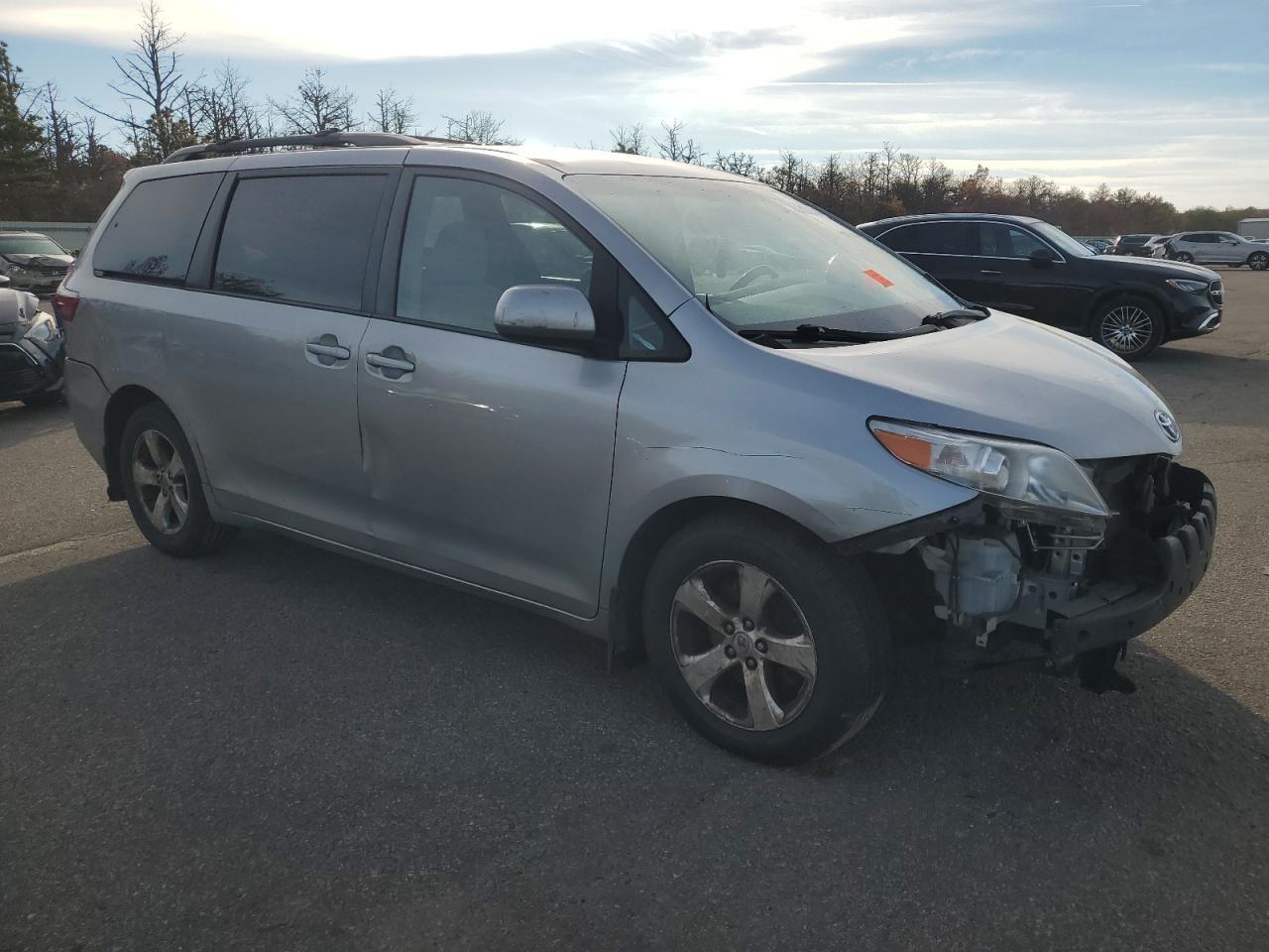 2017 TOYOTA SIENNA