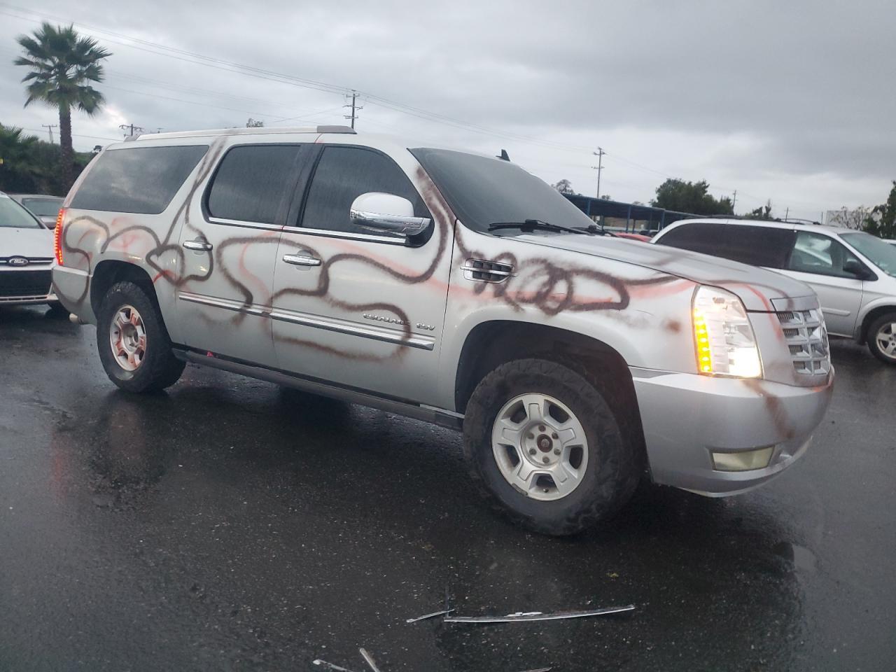 2011 CADILLAC Escalade ESV