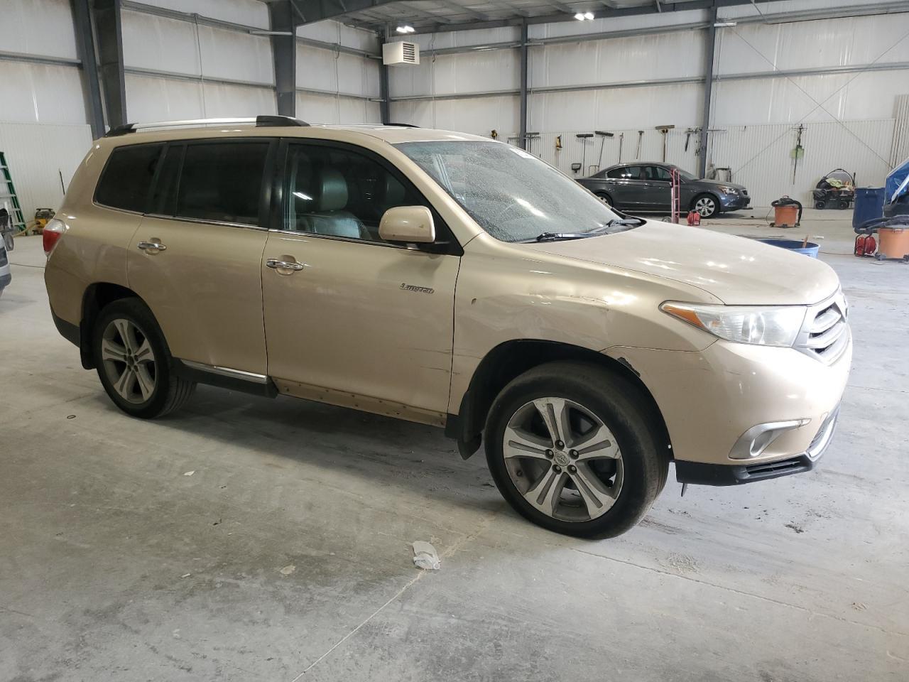 2013 TOYOTA HIGHLANDER