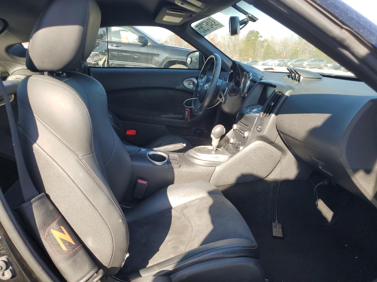2012 NISSAN 370Z