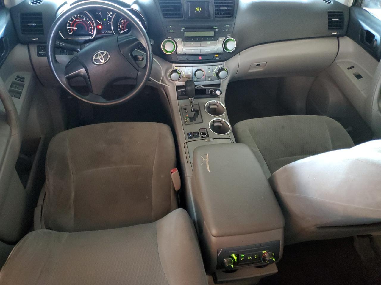 2010 TOYOTA HIGHLANDER