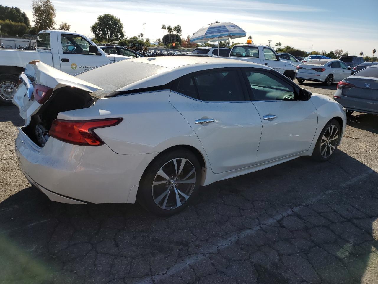 2017 NISSAN Maxima