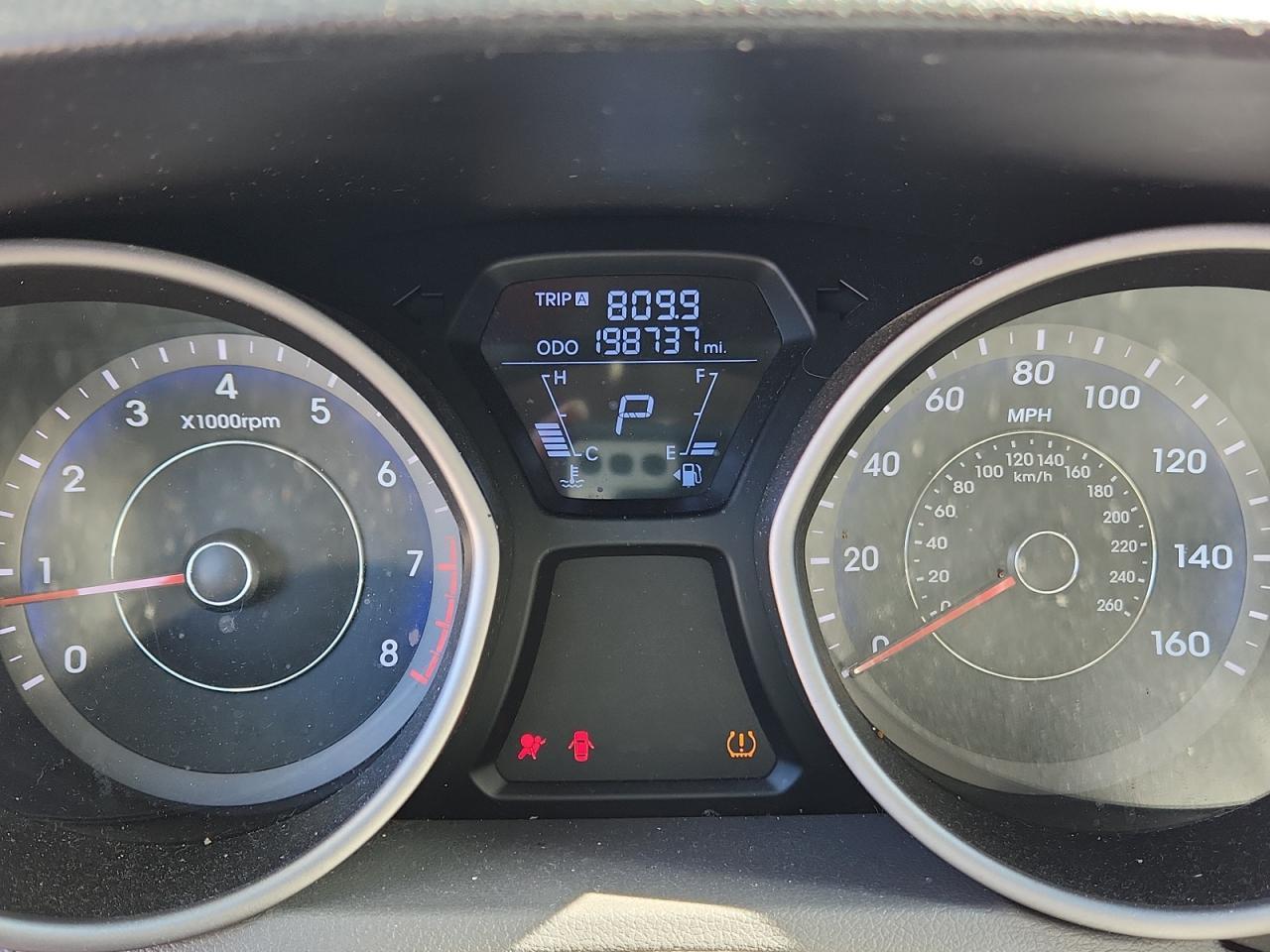 2012 HYUNDAI ELANTRA