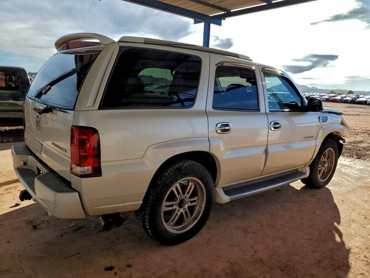 2002 CADILLAC ESCALADE