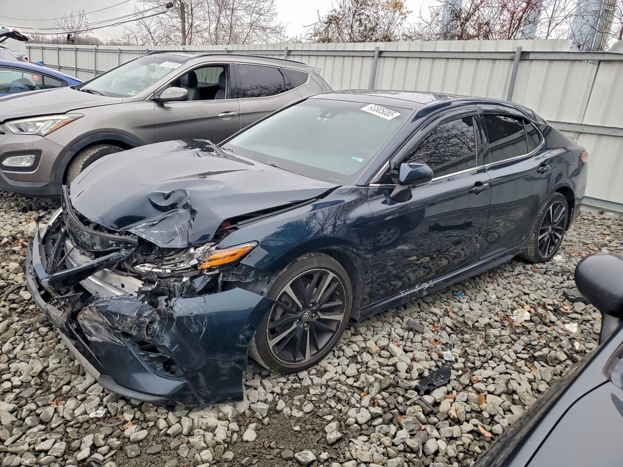 2018 TOYOTA CAMRY