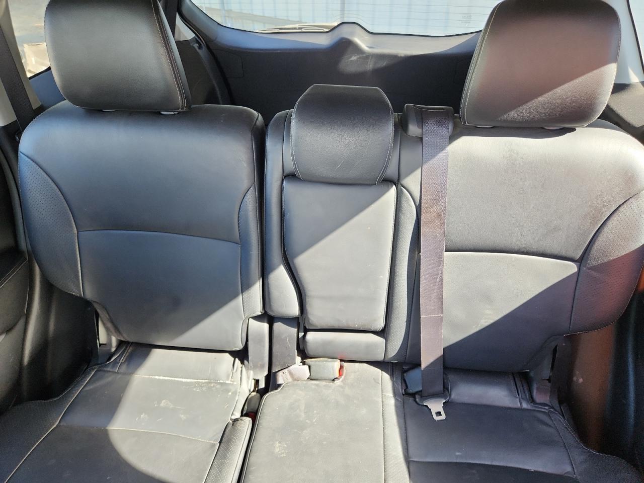 2011 MITSUBISHI outlander