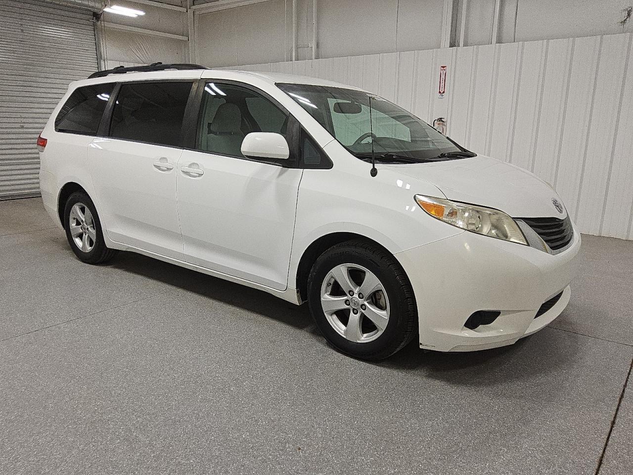 2014 TOYOTA SIENNA