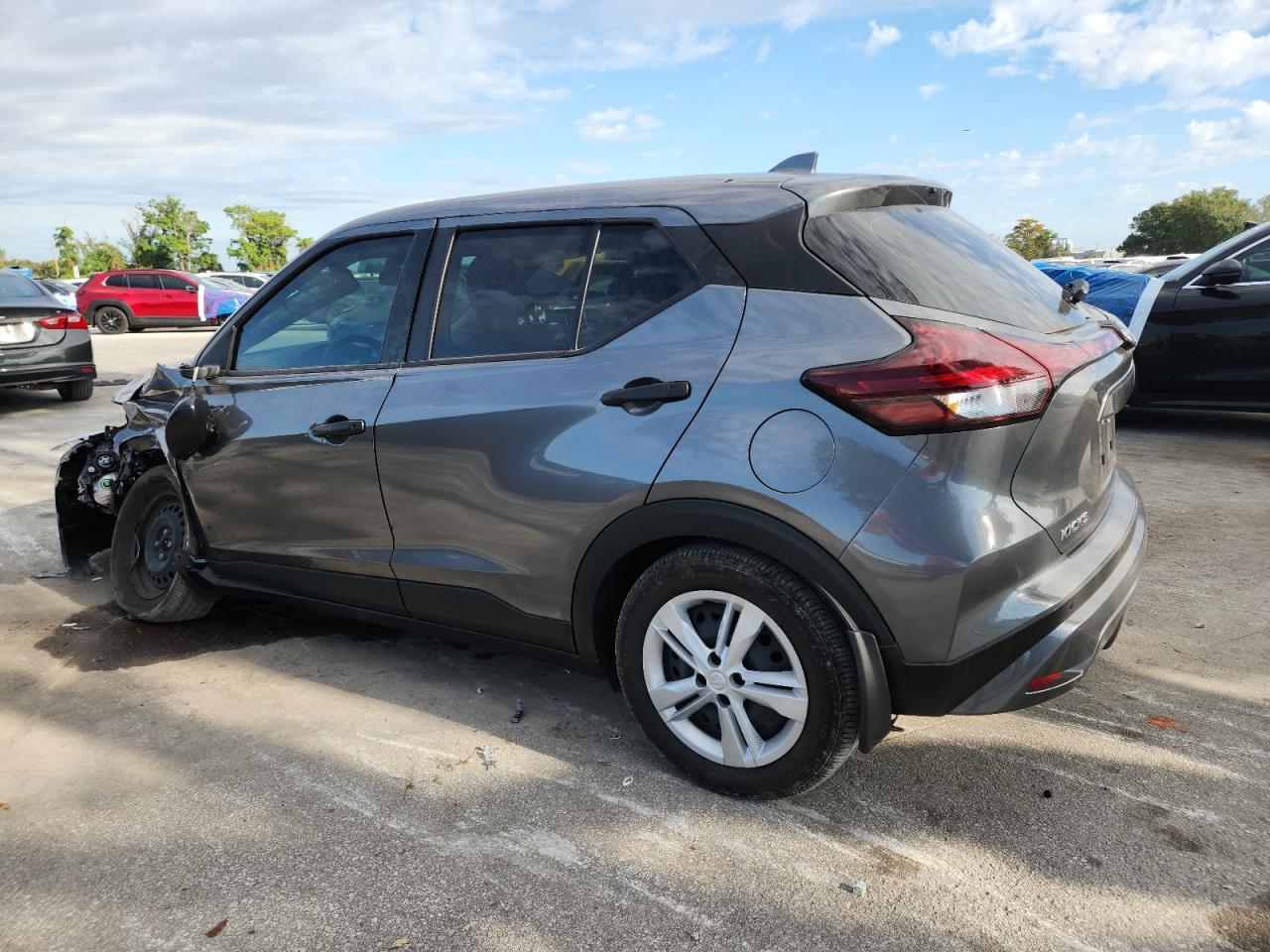 2024 NISSAN KICKS
