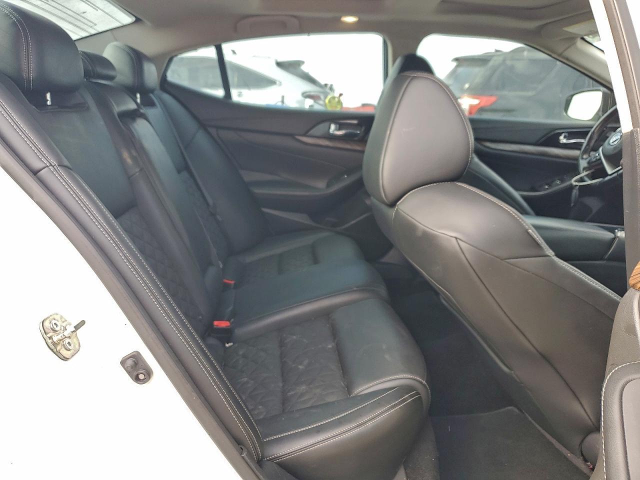 2017 NISSAN Maxima