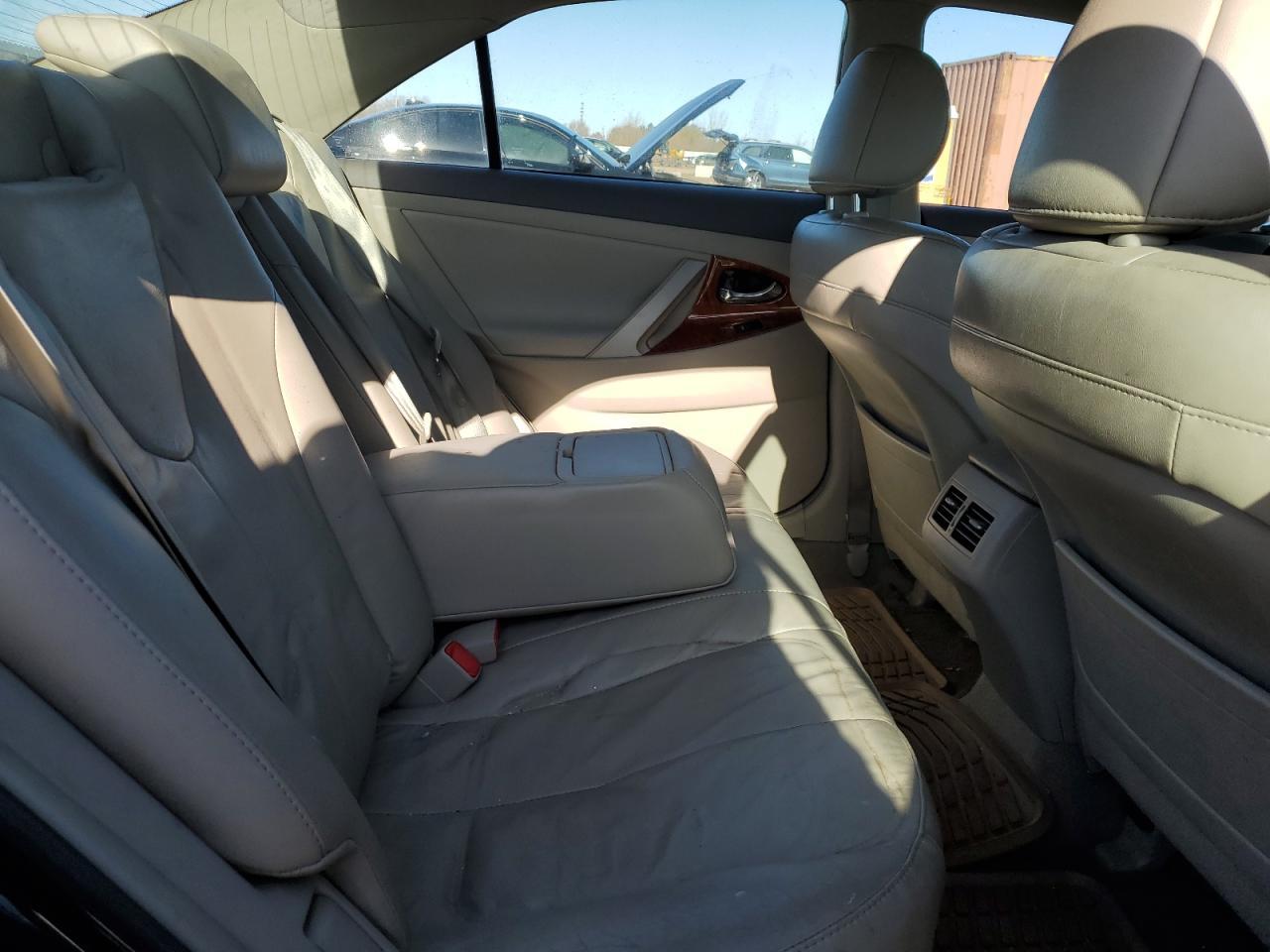 2011 TOYOTA CAMRY