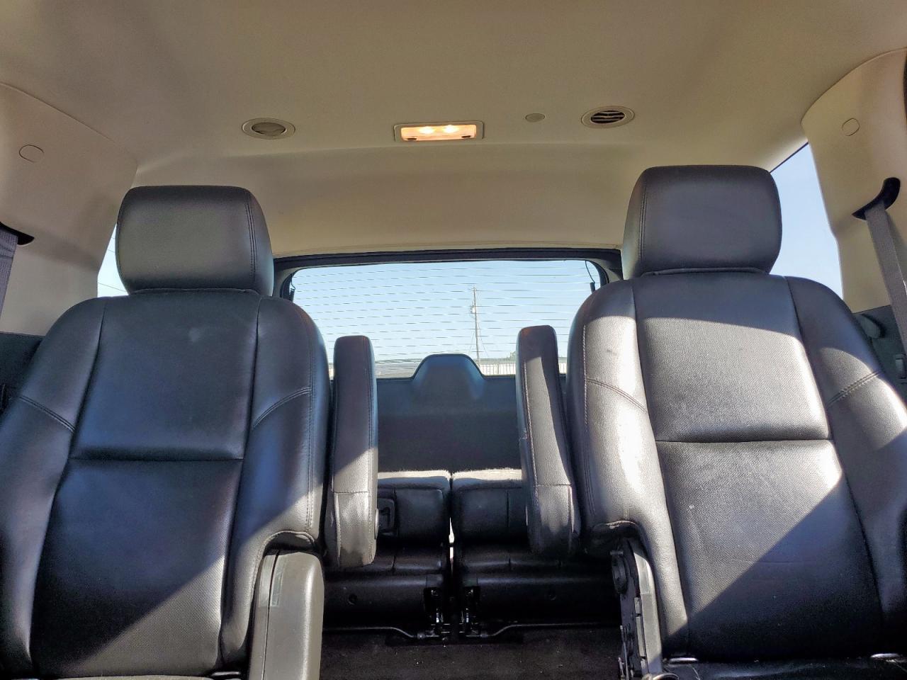 2011 CHEVROLET Tahoe