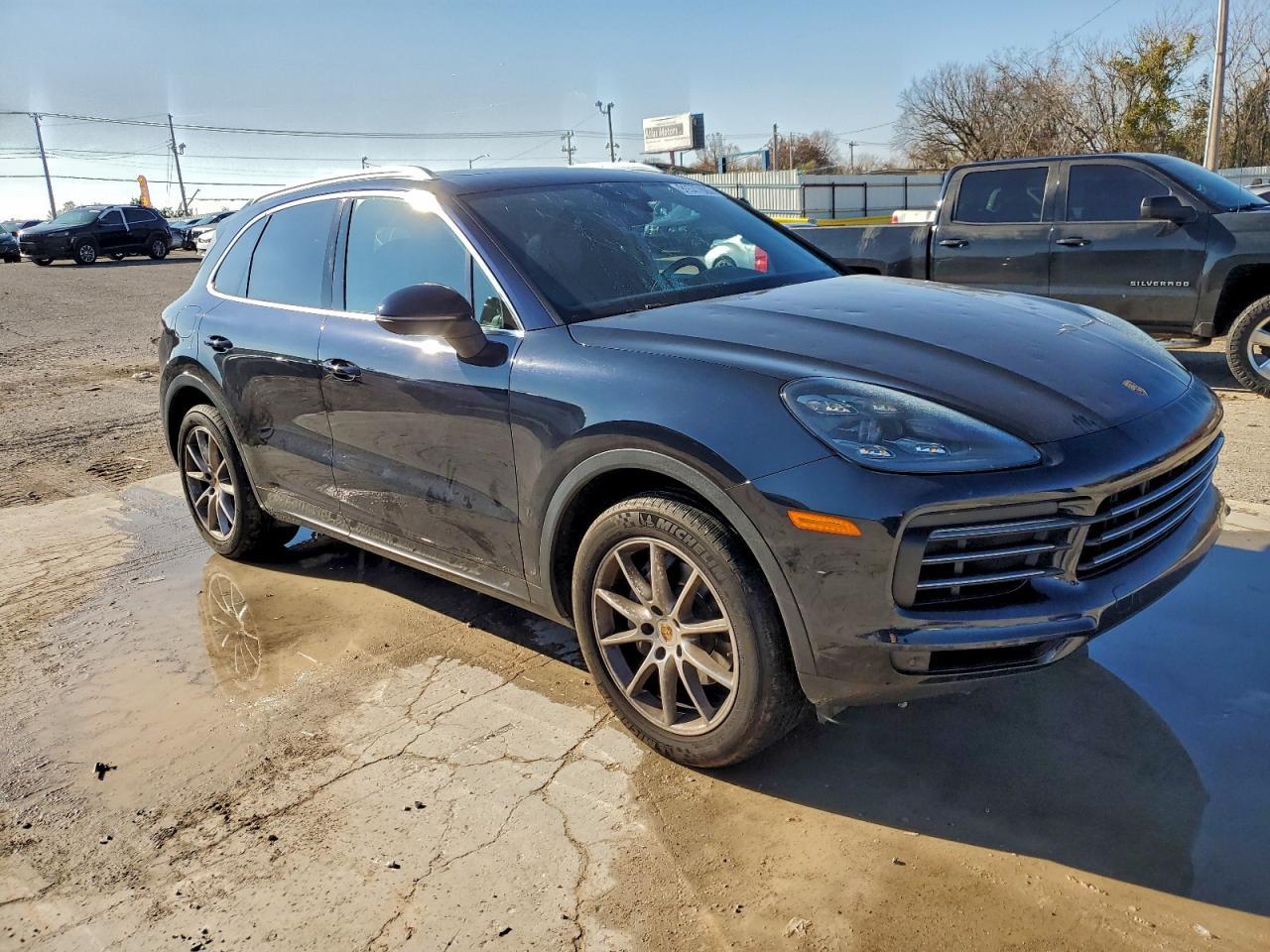 2020 PORSCHE CAYENNE