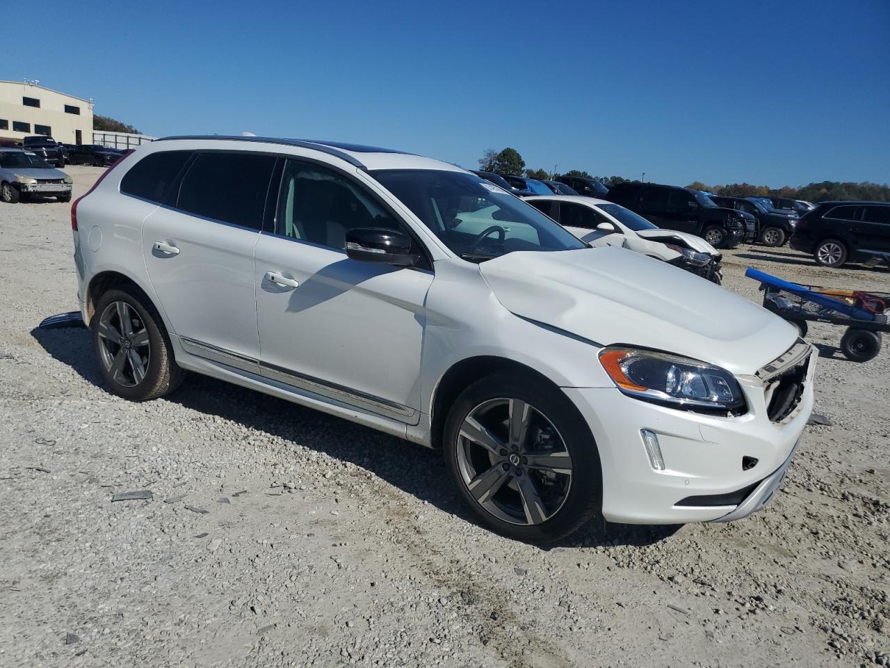 2017 VOLVO XC60