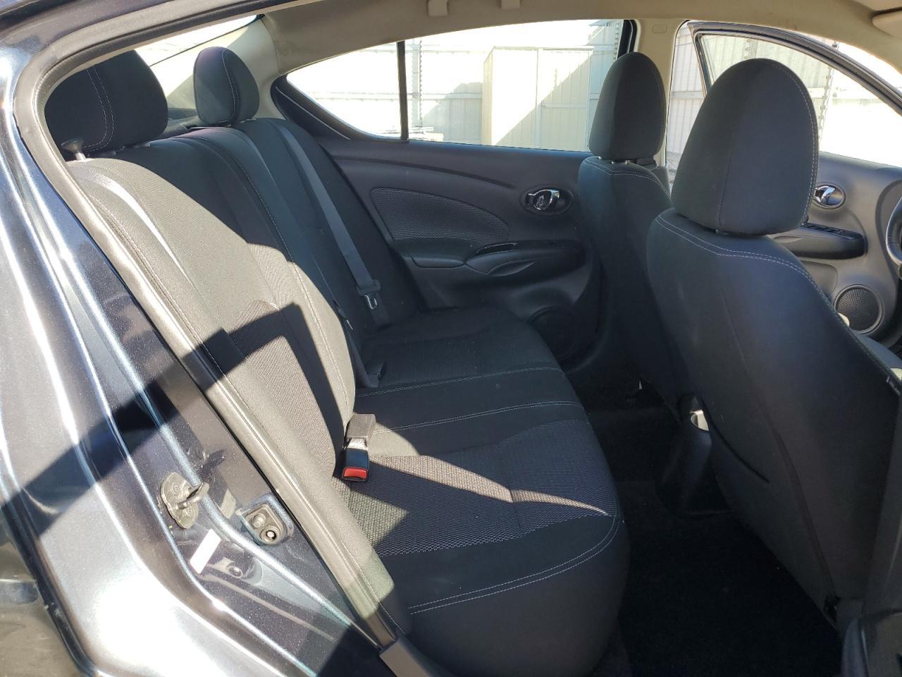 2017 NISSAN VERSA