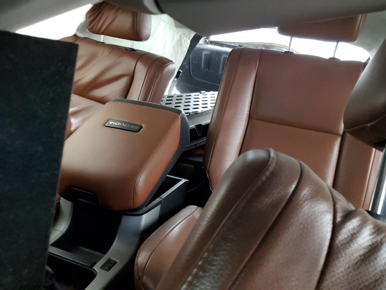 2008 TOYOTA Sequoia