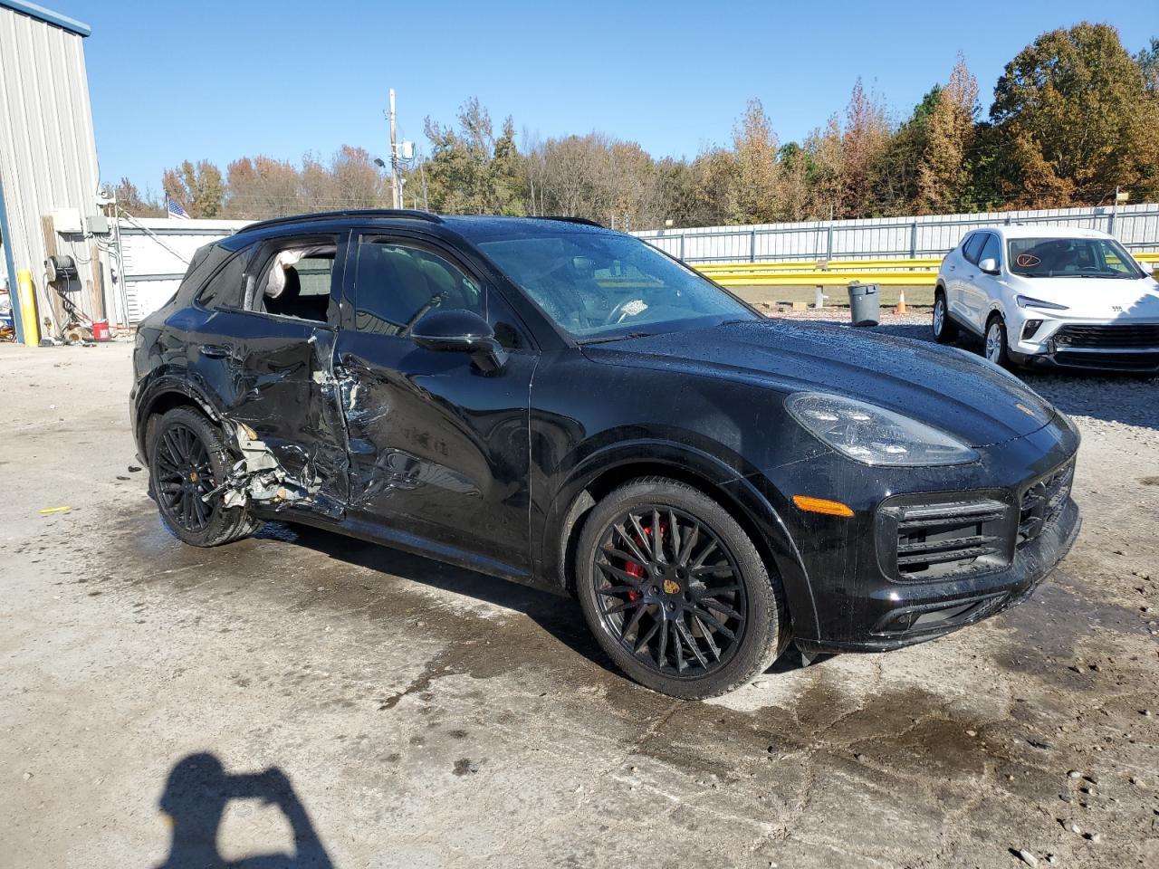 2021 PORSCHE CAYENNE