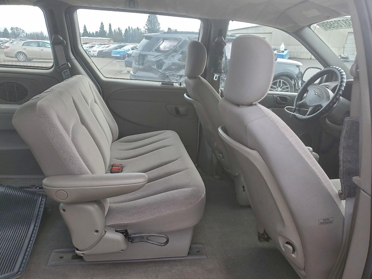 2003 CHRYSLER Voyager
