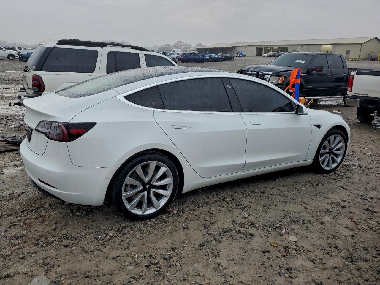 2020 TESLA MODEL 3