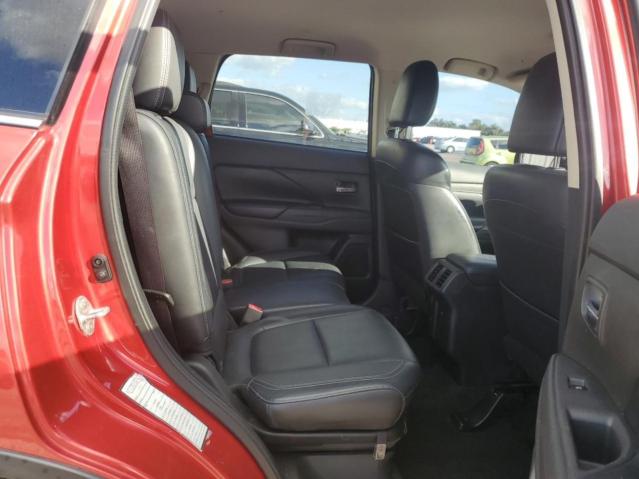 2019 MITSUBISHI outlander