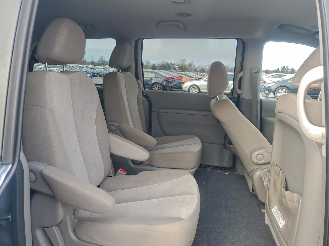 2012 KIA SEDONA
