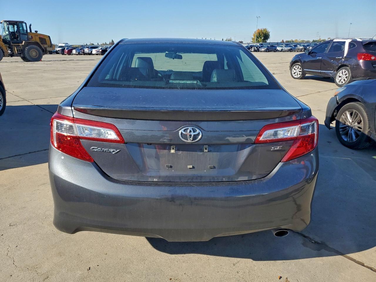 2014 TOYOTA CAMRY
