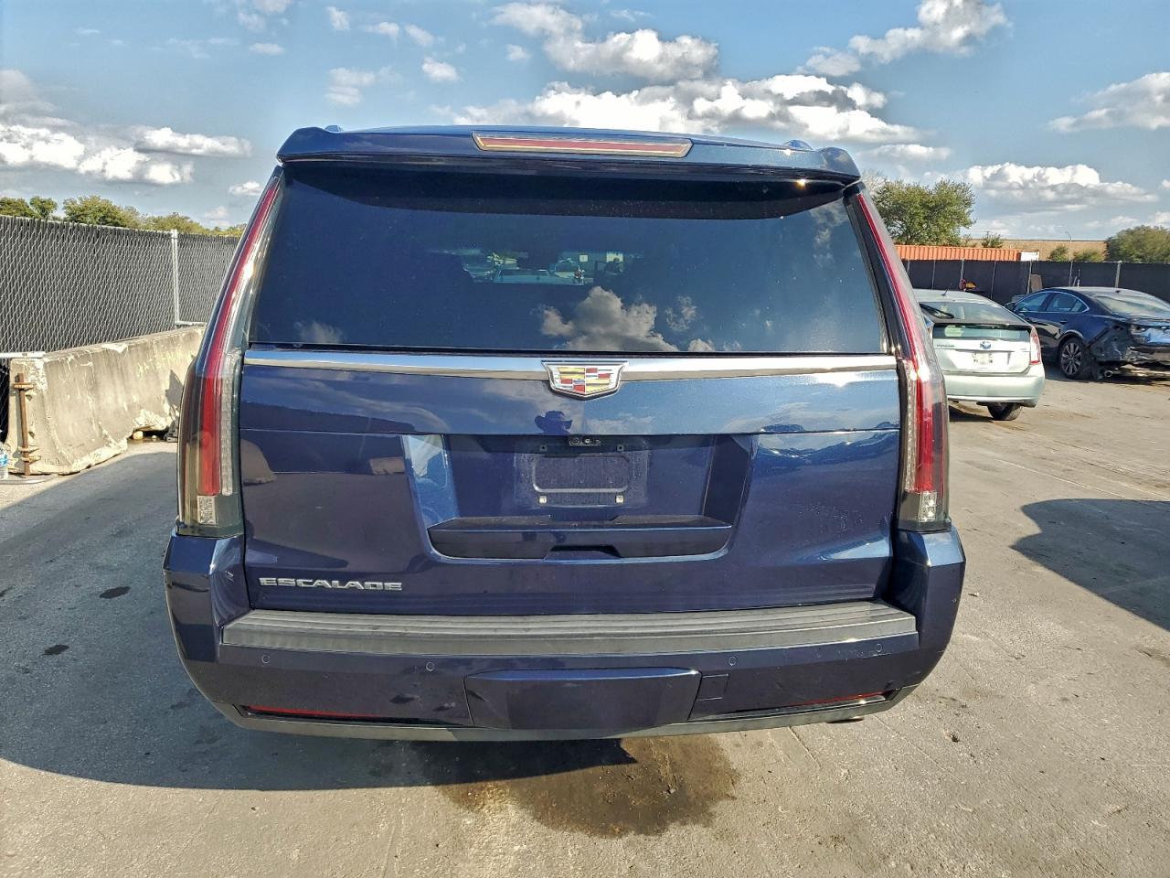 2018 CADILLAC Escalade ESV