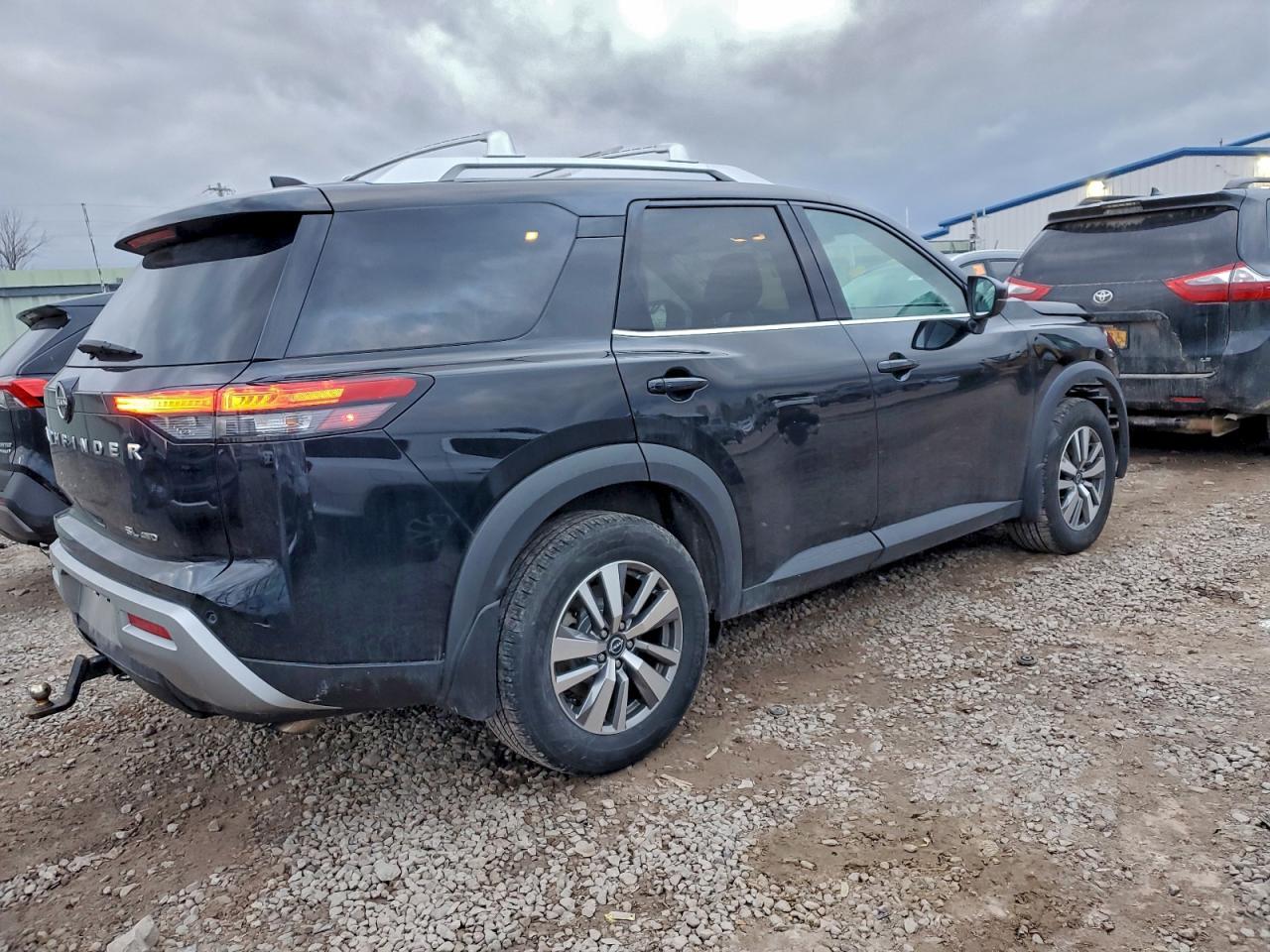 2022 NISSAN PATHFINDER